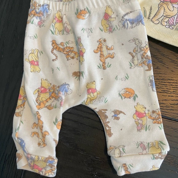 Disney Winnie the Pooh Baby Cream Outfit - Picture 5 of 7
